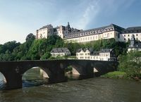 Weilburger Schloss und alte Lahnbr&uuml;cke